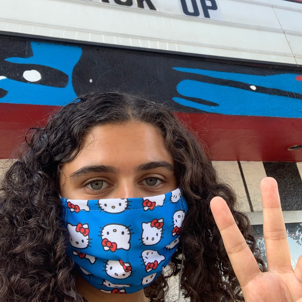 Meet your Posher, Adora